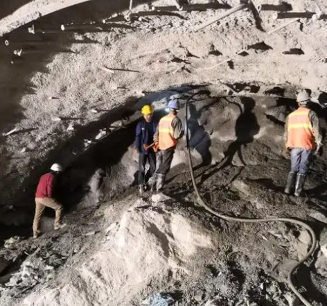 岱山拱顶带模注浆料的施工流程及注意事项